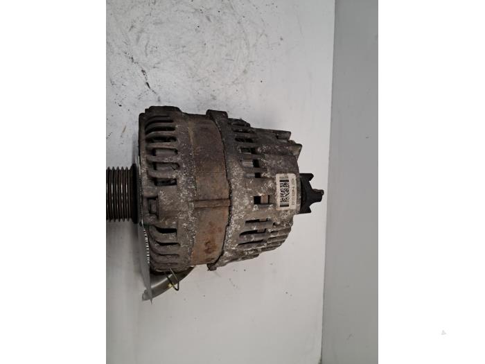 Begagnade Dynamo Opel Movano 2.3 CDTi 16V FWD Pris € 151,25 Inklusive moms erbjuds av De Jonghe Recuparts