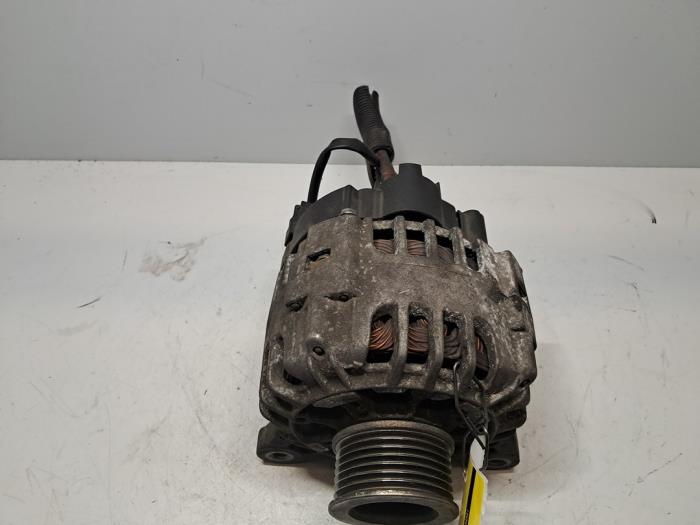 Begagnade Dynamo Renault Clio III (BR/CR) 1.2 16V Tce Pris € 60,50 Inklusive moms erbjuds av De Jonghe Recuparts