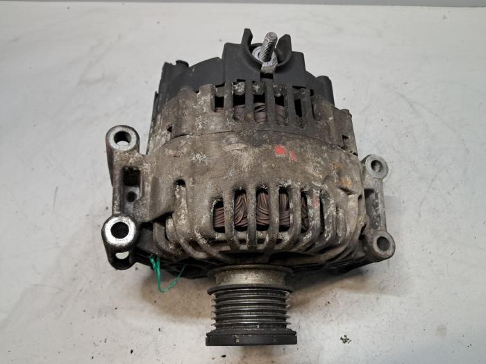 Usagé Dynamo Mercedes C (W204) 2.2 C-200 CDI 16V Prix € 90,75 Prix TTC proposé par De Jonghe Recuparts