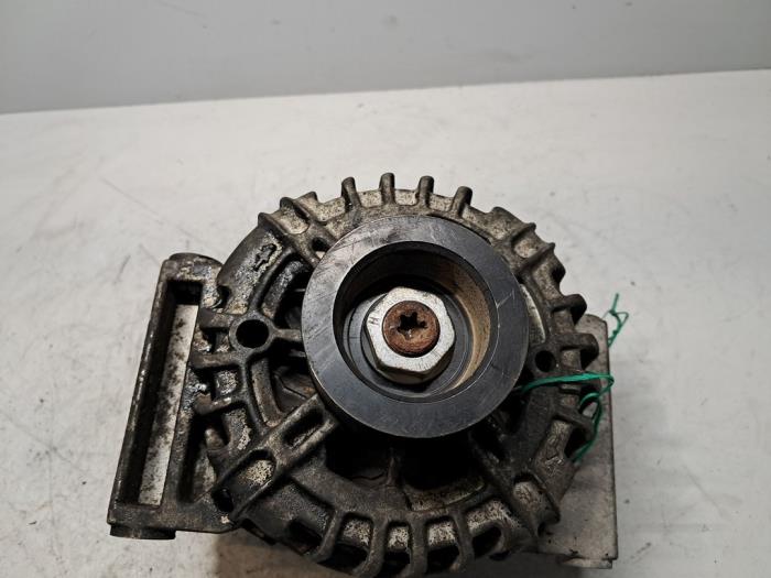 Dynamo from a Chevrolet Cruze (305) 1.8 16V VVT 2010