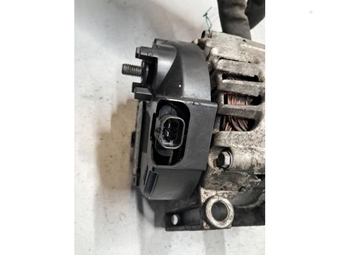 Dynamo from a Chevrolet Cruze (305) 1.8 16V VVT 2010