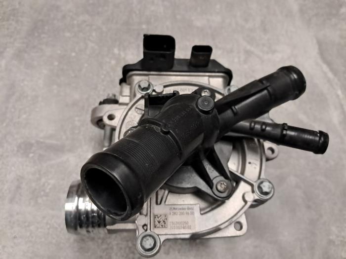 Begagnade Vattenpump Mercedes A (177.0) 1.3 A-180 Turbo Mild Hybrid Pris € 484,00 Inklusive moms erbjuds av De Jonghe Recuparts