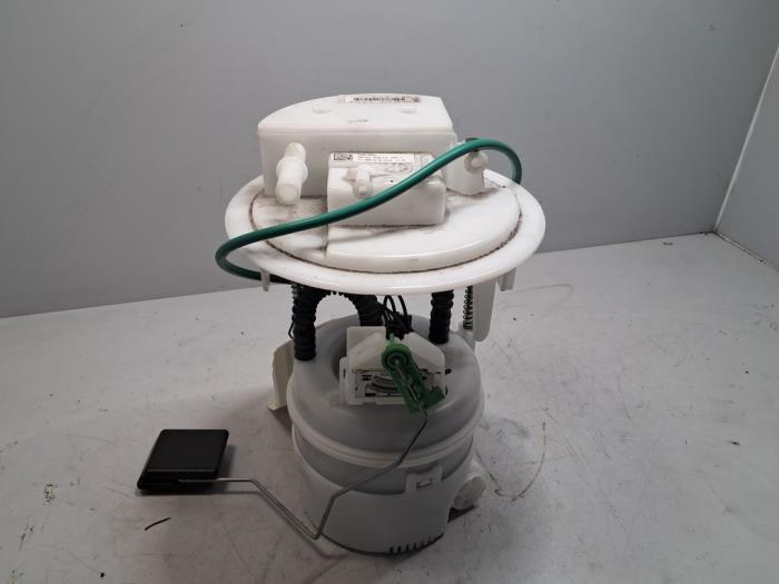 Gebrauchte Benzinpumpe Opel Corsa F (UB/UH/UP) 1.2 12V 75 Preis € 90,75 Mit Mehrwertsteuer angeboten von De Jonghe Recuparts
