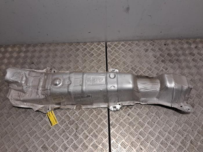 Begagnade Värmesköld Opel Corsa F (UB/UH/UP) 1.2 12V 75 Pris € 60,50 Inklusive moms erbjuds av De Jonghe Recuparts