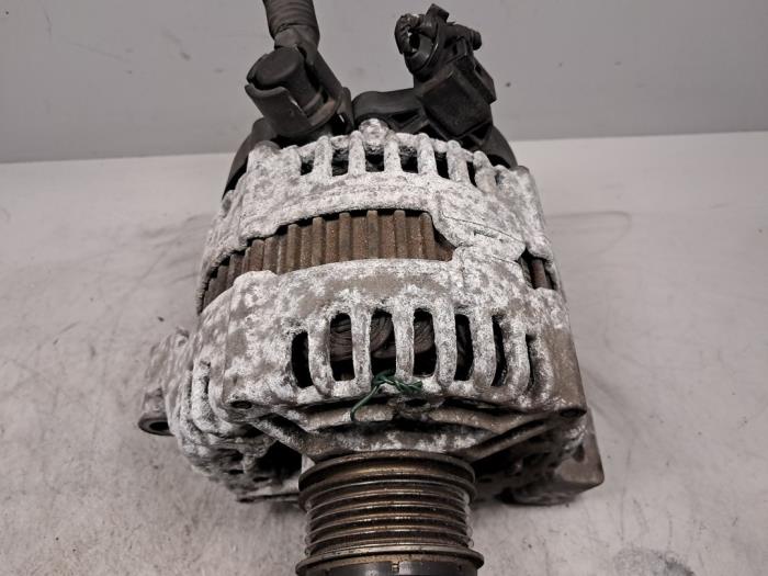 Begagnade Dynamo Volvo V40 (MV) 2.0 D 16V Pris € 151,25 Inklusive moms erbjuds av De Jonghe Recuparts