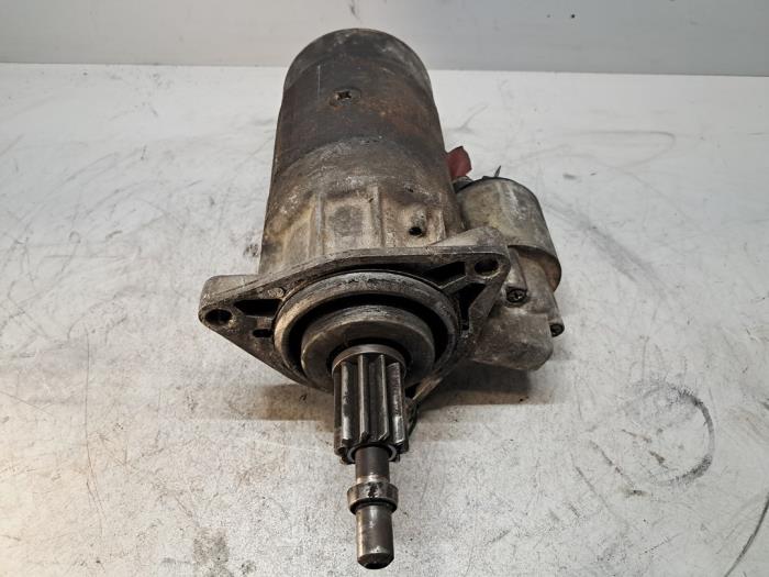 Begagnade Startmotor Volkswagen Transporter/Caravelle T4 2.4 D Pris € 90,75 Inklusive moms erbjuds av De Jonghe Recuparts