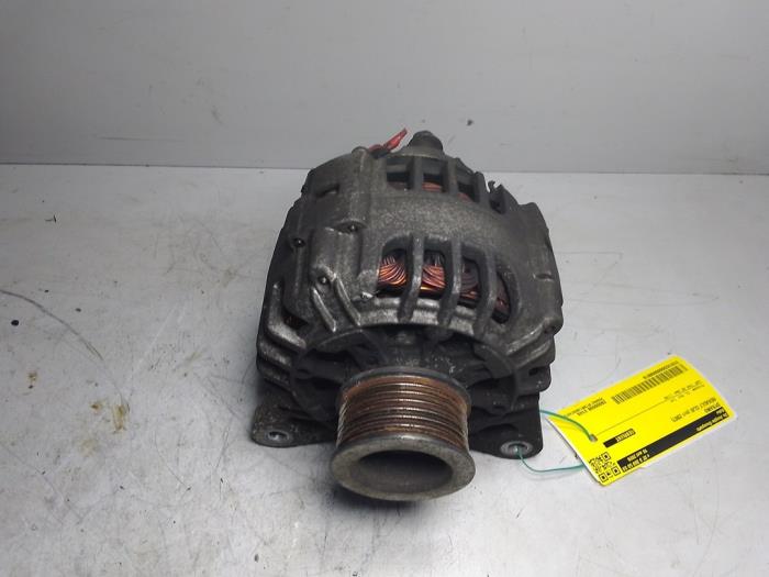 Used Dynamo Renault Clio III (BR/CR) 1.2 16V 75 Price € 72,60 Inclusive VAT offered by De Jonghe Recuparts