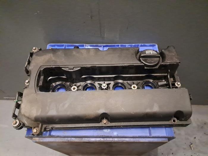 Gebrauchte Ventildeckel Opel Zafira Tourer (P12) 1.6 16V CNG ecoFLEX Turbo Preis € 72,60 Mit Mehrwertsteuer angeboten von De Jonghe Recuparts