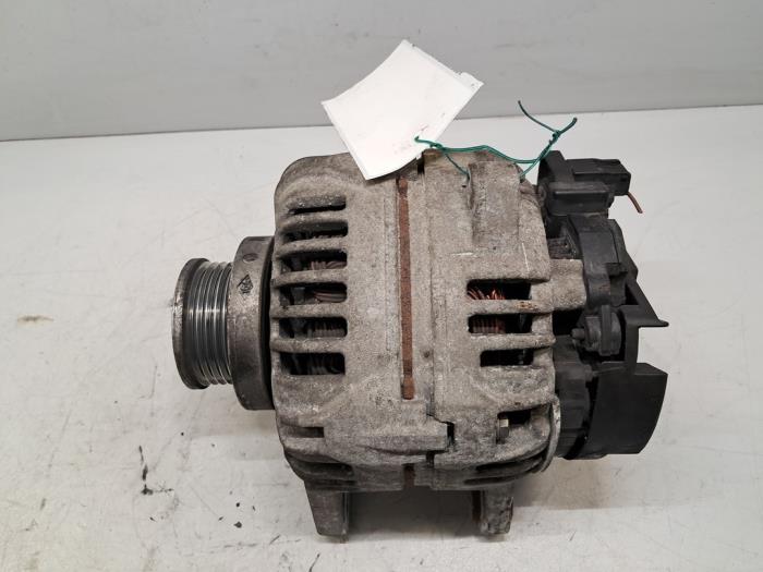 Begagnade Dynamo Renault Modus/Grand Modus (JP) 1.6 16V Pris € 90,75 Inklusive moms erbjuds av De Jonghe Recuparts