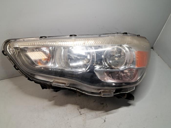 Używane Reflektor lewy Mitsubishi ASX 1.8 DI-D HP MIVEC 16V Cena € 211,75 Z VAT oferowane przez De Jonghe Recuparts