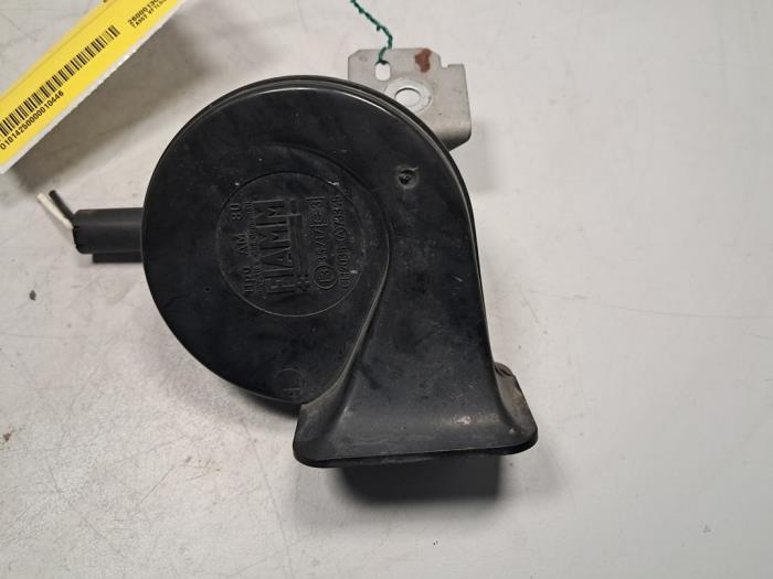 Używane Klakson Renault 19 Phase II/III (L53) 1.4 Cena € 24,20 Z VAT oferowane przez De Jonghe Recuparts
