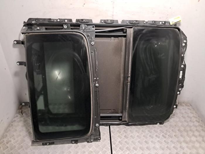 Używane Szyberdach BMW X1 (E84) sDrive 18d 2.0 16V Cena € 484,00 Z VAT oferowane przez De Jonghe Recuparts