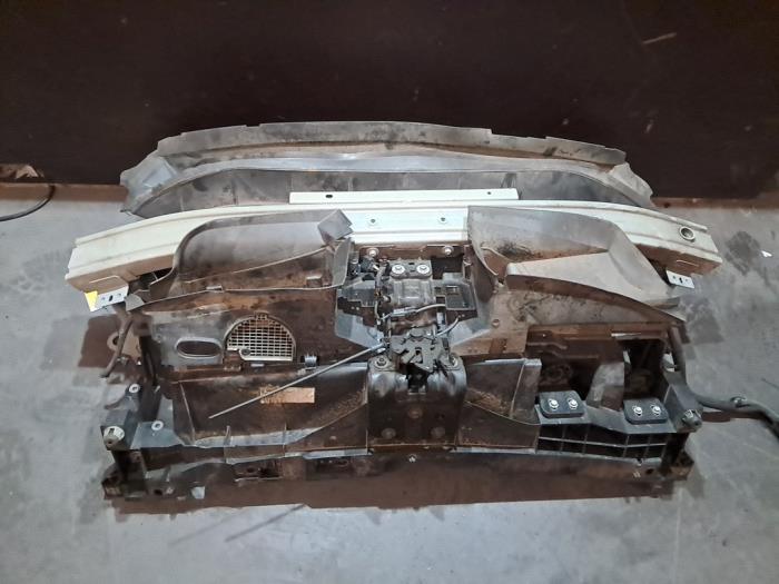 Używane Panel przedni Renault Talisman (RFDL) 1.6 dCi 130 Cena € 423,50 Z VAT oferowane przez De Jonghe Recuparts