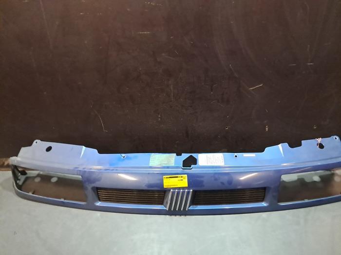 Używane Grill Fiat Ulysse (220) Cena € 24,20 Z VAT oferowane przez De Jonghe Recuparts