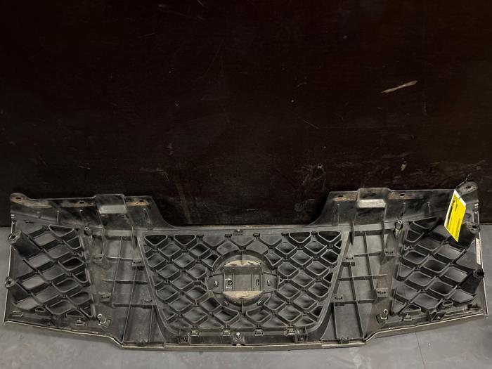 Używane Grill Nissan Pathfinder (R51) Cena € 48,40 Z VAT oferowane przez De Jonghe Recuparts