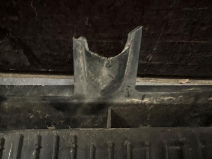 Używane Grill Lancia Ypsilon (840) Cena € 18,15 Z VAT oferowane przez De Jonghe Recuparts