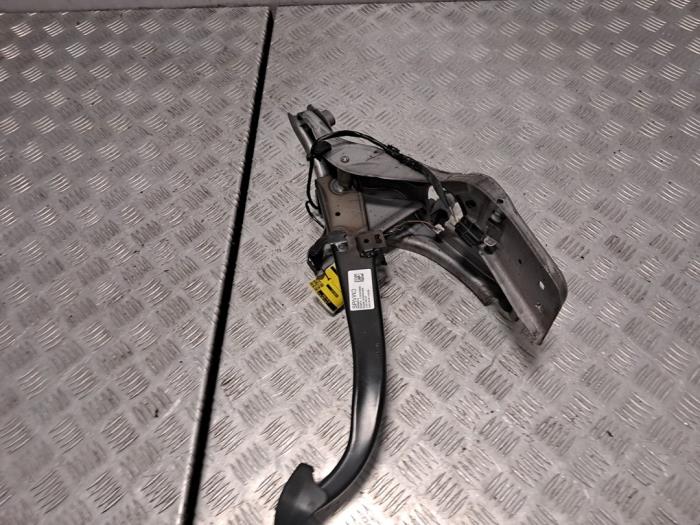 Używane Pedal hamulca Volvo XC40 (XZ) 1.5 T4 Plug-in Hybrid 12V Cena € 60,50 Z VAT oferowane przez De Jonghe Recuparts