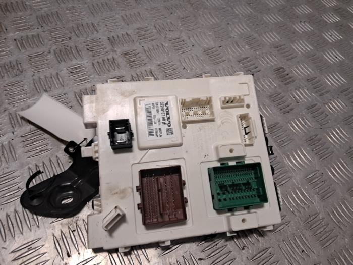 Usagé Module électronique central Volvo XC40 (XZ) 1.5 T4 Plug-in Hybrid 12V Prix € 151,25 Prix TTC proposé par De Jonghe Recuparts