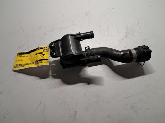 Begagnade Vattenrör Volvo XC40 (XZ) 1.5 T4 Plug-in Hybrid 12V Pris € 48,40 Inklusive moms erbjuds av De Jonghe Recuparts