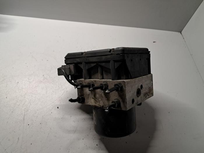 Usagé Bloc ABS Volkswagen Polo III (6N2) 1.4 Prix € 36,30 Prix TTC proposé par De Jonghe Recuparts