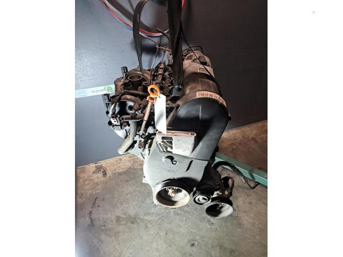 Motor van een Volkswagen Polo III (6N1) 1.4i 60 1999