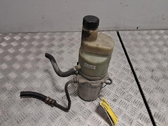 Usagé Pompe de direction Volvo V50 (MW) 2.0 D3 20V Prix € 151,25 Prix TTC proposé par De Jonghe Recuparts