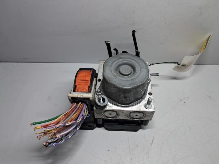 Usagé Bloc ABS Citroen C4 Picasso (3D/3E) 1.2 12V PureTech 130 Prix € 211,75 Prix TTC proposé par De Jonghe Recuparts