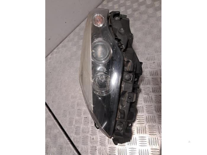 Używane Reflektor lewy Renault Laguna III (BT) 1.5 dCi 110 FAP Cena € 181,50 Z VAT oferowane przez De Jonghe Recuparts