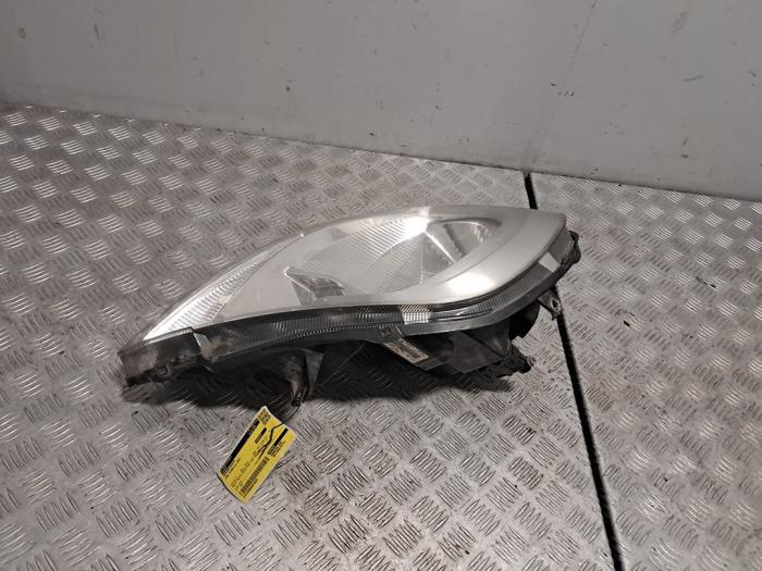 Używane Reflektor prawy Opel Vivaro 2.0 CDTI Cena € 78,65 Z VAT oferowane przez De Jonghe Recuparts