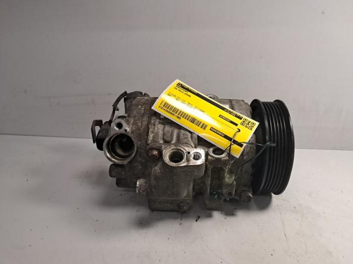 Usagé Pompe clim Volkswagen Polo IV (9N1/2/3) 1.2 Prix € 151,25 Prix TTC proposé par De Jonghe Recuparts