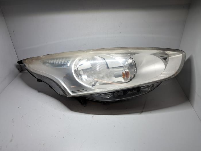 Używane Reflektor prawy Ford B-Max (JK8) 1.0 EcoBoost 12V 100 Cena € 90,75 Z VAT oferowane przez De Jonghe Recuparts