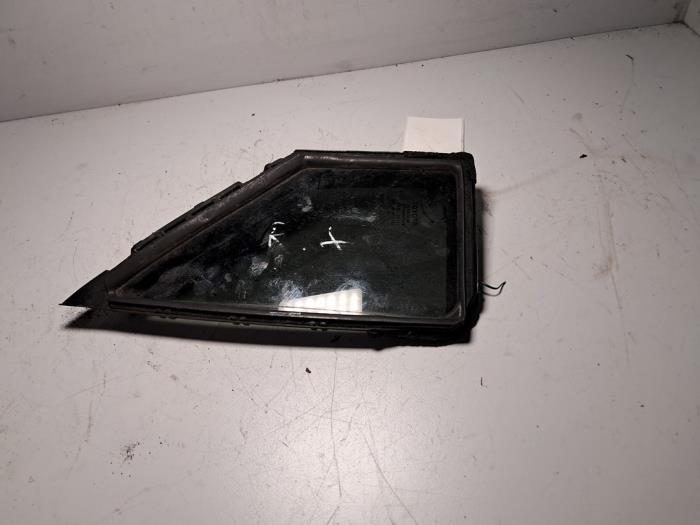Usados Ventanilla triangular derecha detrás Toyota C-HR (X1,X5) 1.8 16V Hybrid Precio € 72,60 IVA incluido ofrecido por De Jonghe Recuparts