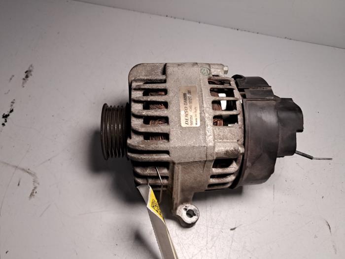 Dynamo van een Fiat 500 (312) 1.2 2010