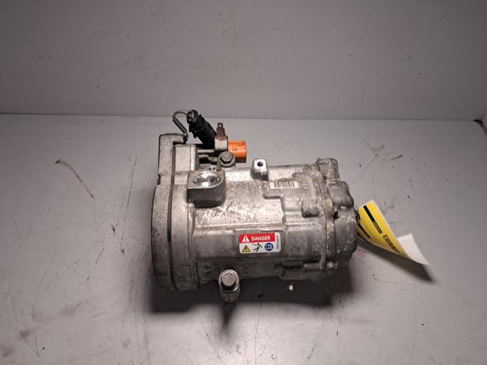 Usagé Compresseur de clim Volkswagen Jetta IV (162/16A) 1.4 TSI Hybrid 16V Prix € 302,50 Prix TTC proposé par De Jonghe Recuparts
