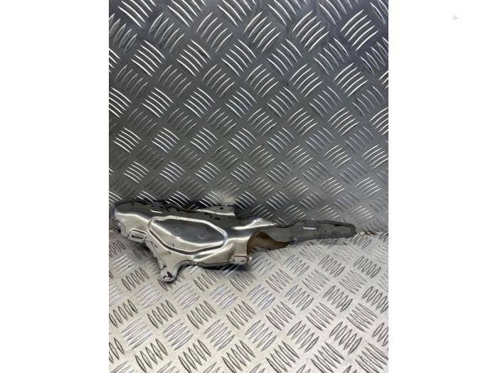 Begagnade Värmesköld Mercedes A-Klasse AMG (177.0) 2.0 A-35 AMG Turbo 16V 4Matic Pris € 40,00 Marginaltabell erbjuds av EU Engines & Parts BV