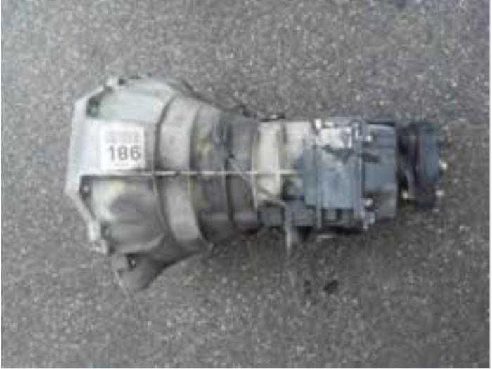 Usagé Boite de vitesses Mercedes C (W202) 2.2 C-220 D 16V Prix € 200,00 Règlement à la marge proposé par EU Engines & Parts BV