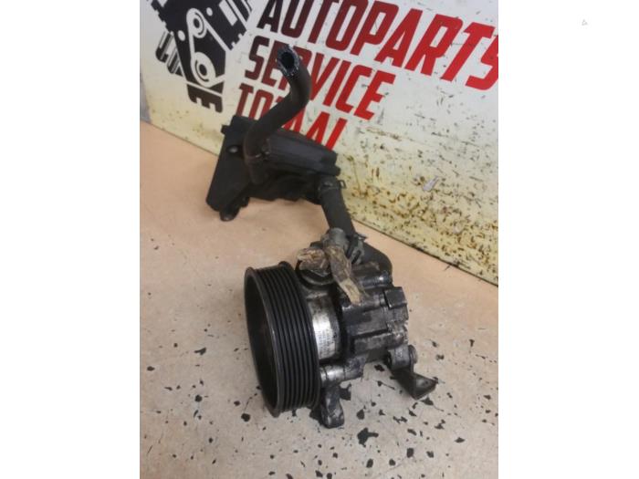 Usagé Pompe de direction Mercedes Sprinter 3,5t (906.73) 318 CDI 24V Prix € 100,00 Règlement à la marge proposé par EU Engines & Parts BV
