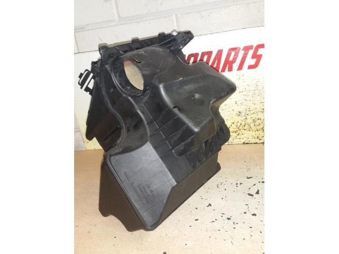 Begagnade Luftfilterhus Mercedes A (W169) 1.5 A-150 Pris € 35,00 Marginaltabell erbjuds av EU Engines & Parts BV