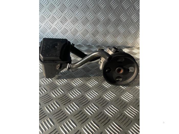 Usagé Pompe de direction Mercedes Sprinter 3,5t (906.63) 319 CDI,BlueTEC V6 24V Prix € 100,00 Règlement à la marge proposé par EU Engines & Parts BV