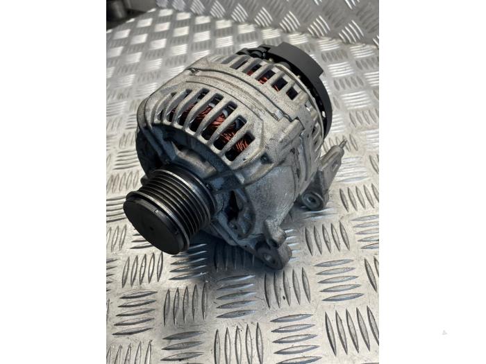 Usagé Dynamo Volkswagen Passat (3C2) 2.0 TDI 140 Prix € 50,00 Règlement à la marge proposé par EU Engines & Parts BV