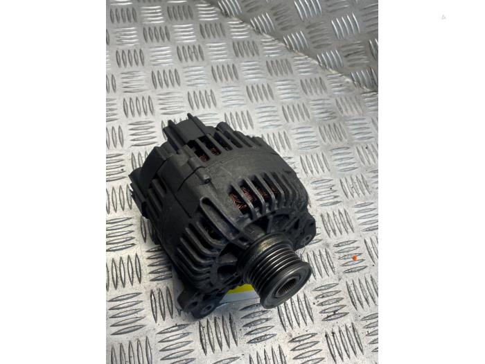Used Dynamo Volkswagen Crafter 2.0 TDI Price € 75,00 Margin scheme offered by EU Engines & Parts BV
