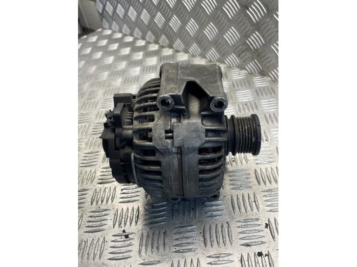 Begagnade Dynamo Volkswagen Polo IV (9N1/2/3) 1.4 16V Pris € 50,00 Marginaltabell erbjuds av EU Engines & Parts BV