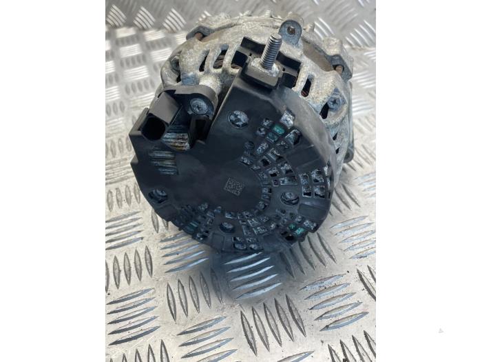 Dynamo van een Mercedes-Benz A (W176) 1.5 A-180 CDI, A-180d 16V 2016