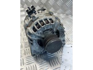Dynamo van een Mercedes-Benz A (W176) 1.5 A-180 CDI, A-180d 16V 2016