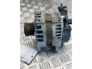 Dynamo van een Mercedes-Benz A (W176) 1.5 A-180 CDI, A-180d 16V 2016