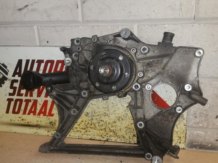 Usagé Support dynamo haut Mercedes Vito (639.6) 2.2 113 CDI 16V Euro 5 Prix € 55,00 Règlement à la marge proposé par EU Engines & Parts BV