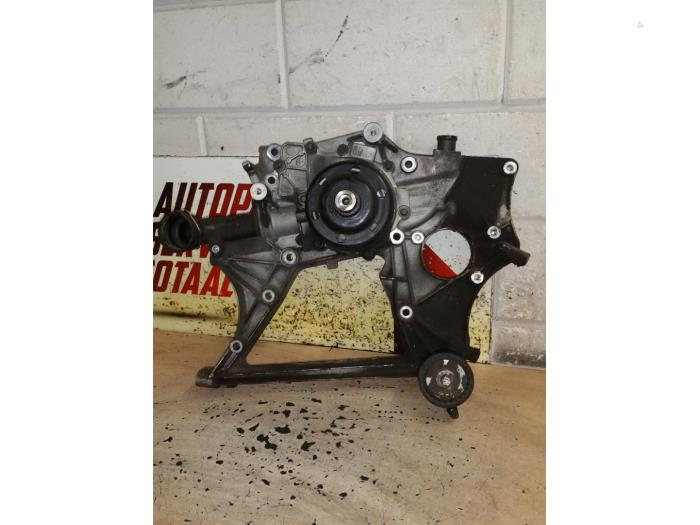 Usagé Support dynamo bas Mercedes Sprinter 3,5t (906.63) 316 CDI 16V Prix € 55,00 Règlement à la marge proposé par EU Engines & Parts BV