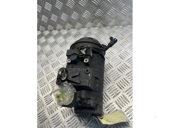 Gebrauchte Klimapumpe Mercedes Vito (638.0) 2.2 CDI 112 16V Preis € 100,00 Margenregelung angeboten von EU Engines & Parts BV