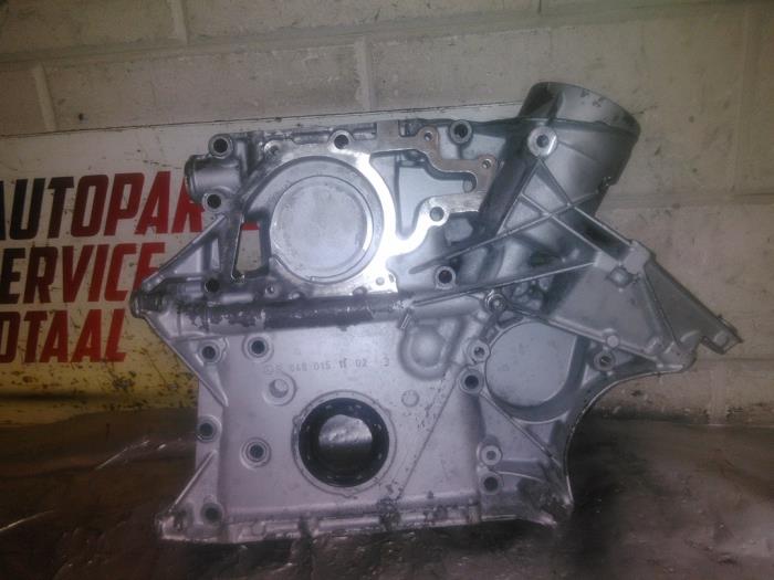 Usagé Couvercle de distribution Mercedes E (VF211) 2.2 E-220 CDI 16V Prix € 75,00 Règlement à la marge proposé par EU Engines & Parts BV