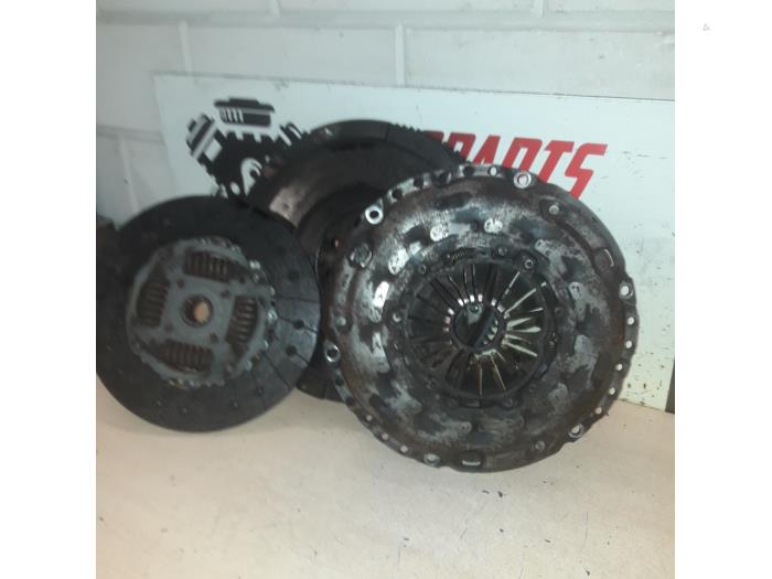 Gebrauchte Doppelte Masse Schwungrad Peugeot Boxer (U9) 2.2 HDi 100 Euro 4 Preis € 175,00 Margenregelung angeboten von EU Engines & Parts BV